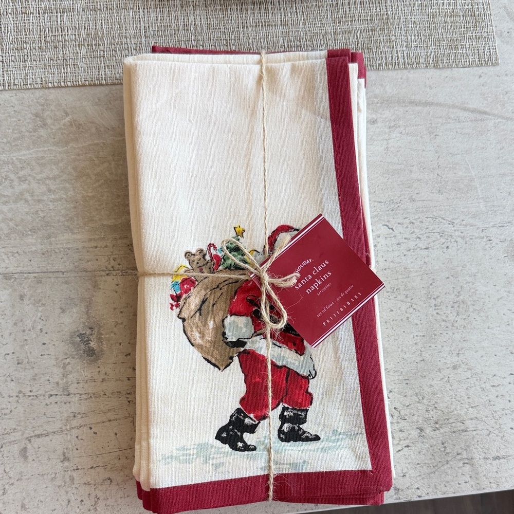 Pottery Barn Set of 4 Santa Claus Napkins